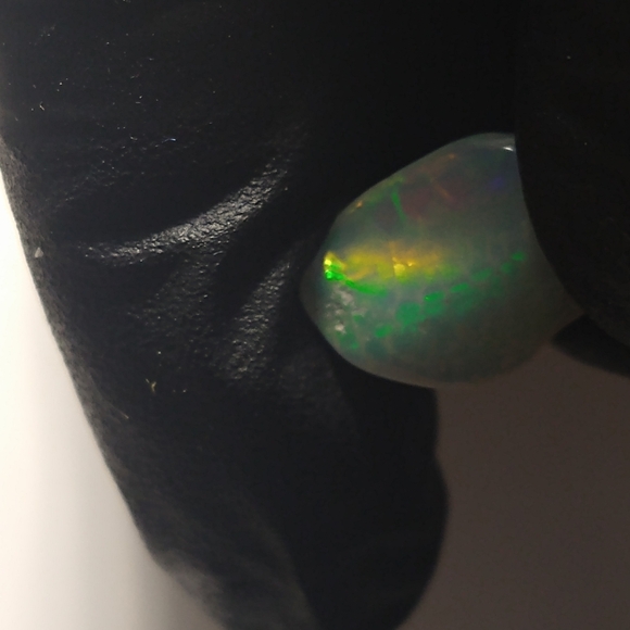 Very Bright Full Spectrum Opal With Honeycomb and Digit Patterns - Picture 6 of 16